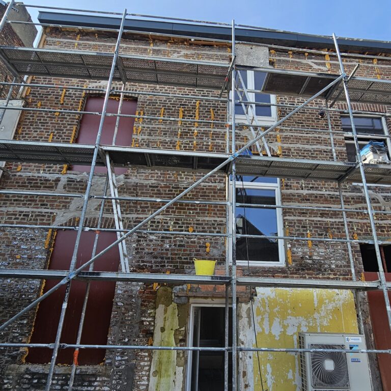 Een scheur in de muur gevaarlijk