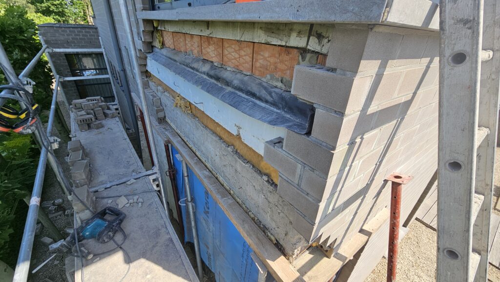 Constructiefout waardoor gevelstenen loskomen