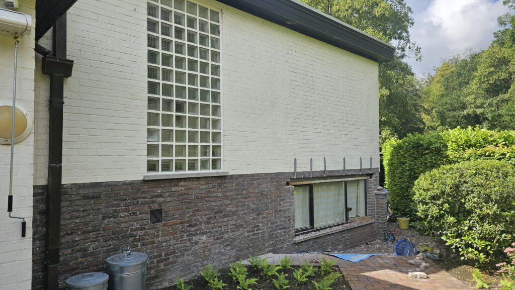gevel-met-scheuren-boven-raam-brugge