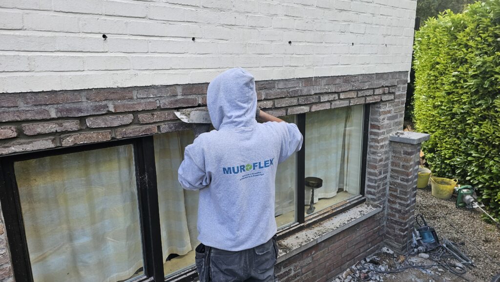 Metselwerk herstellen boven nieuwe latei in Brugge